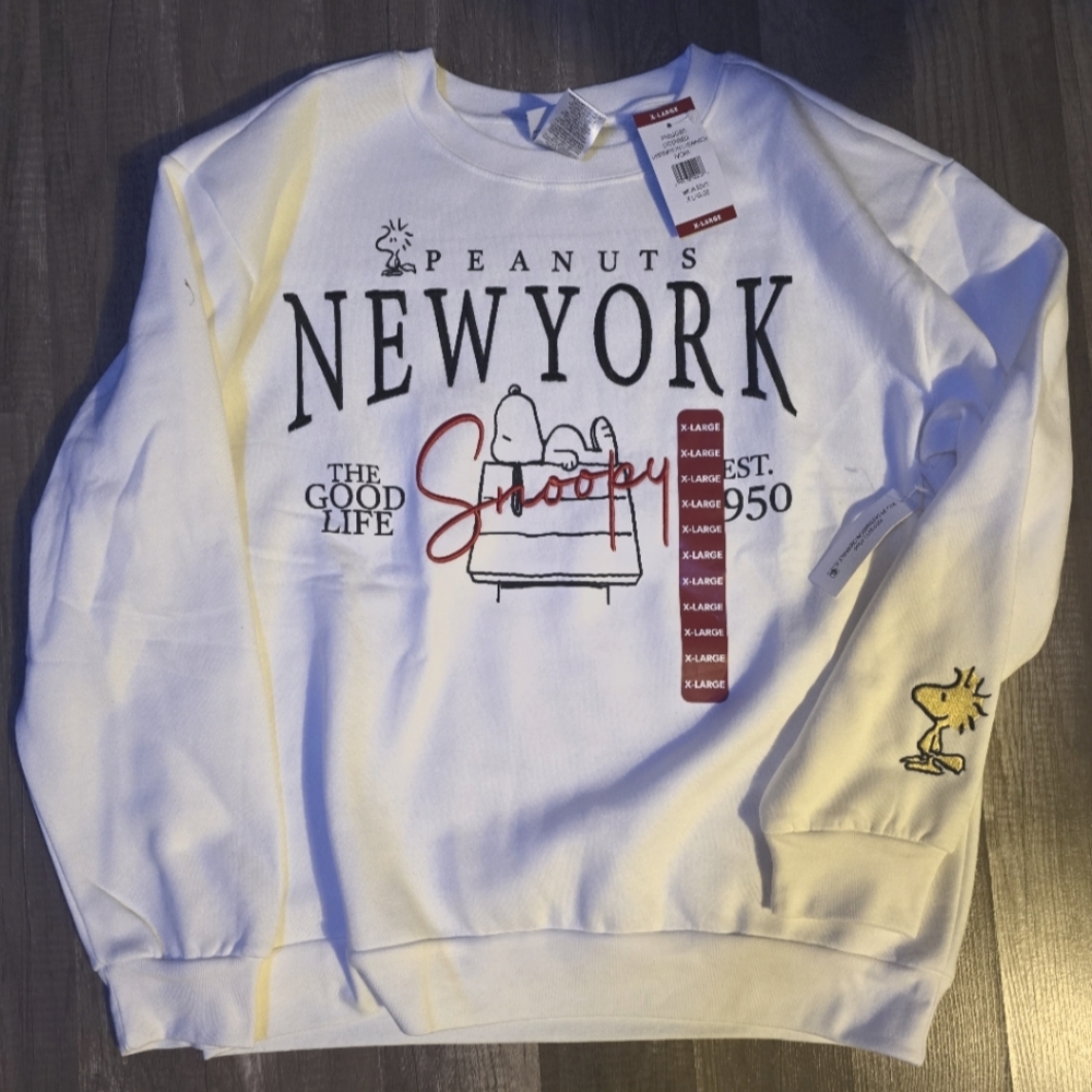 Peanuts/snoopy NEW sweatshirt
